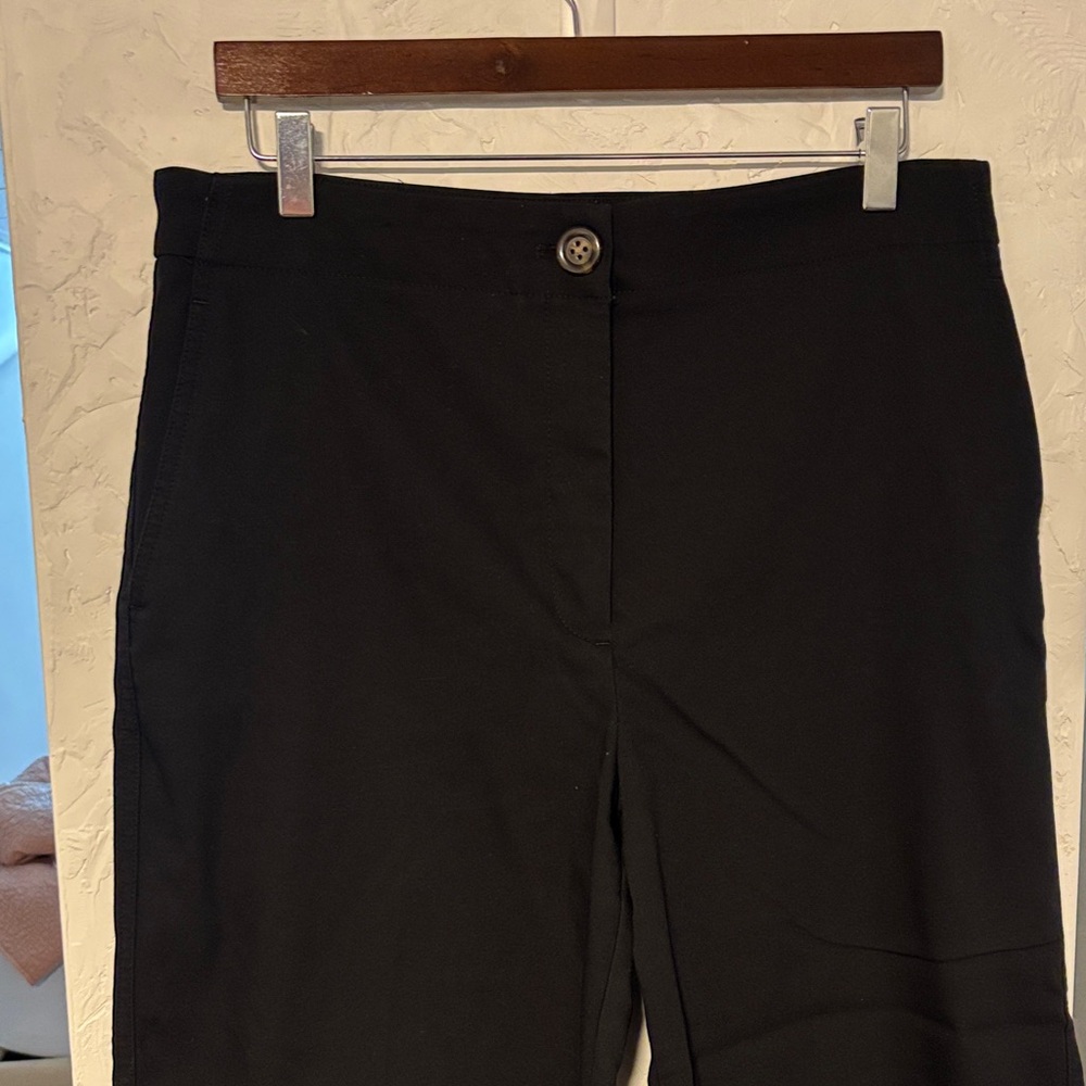 Black high-waist crops size 12